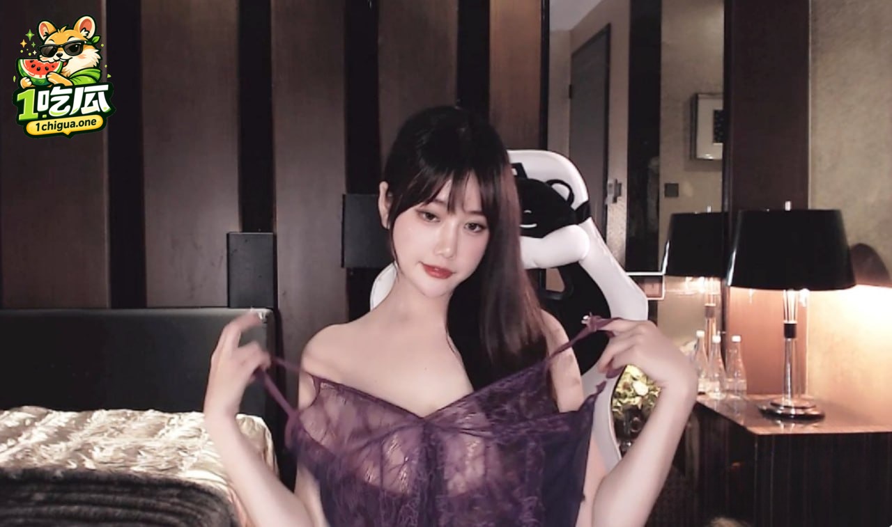 Stripchat顶级人气女神 苗族妲己 王子PVT自慰大秀