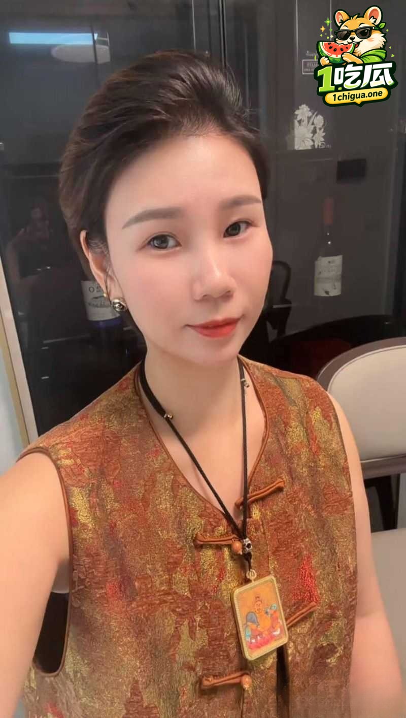 瓷萃诗男士脱毛 隐藏服务曝光 沉浸式体验女技师手交 技法精湛小哥现场缴械投降