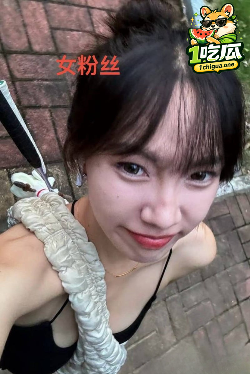 回春丹主唱 刘西蒙 婚内睡粉实锤 一边秀妻女一边多线操作 聊天记录曝光令人咋舌