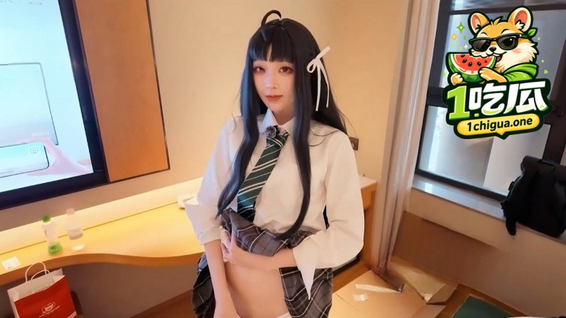 TS伪娘怡华小女仆装被猛干屁眼 无辜眼神伸手求抱求亲亲 看的直男都受不了