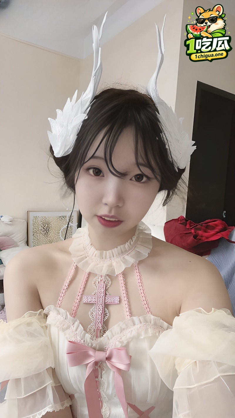 早年网黄鼻祖 浆果儿 当年穿洛丽塔参加高考 现已为人母 重新下海宣布强势回归