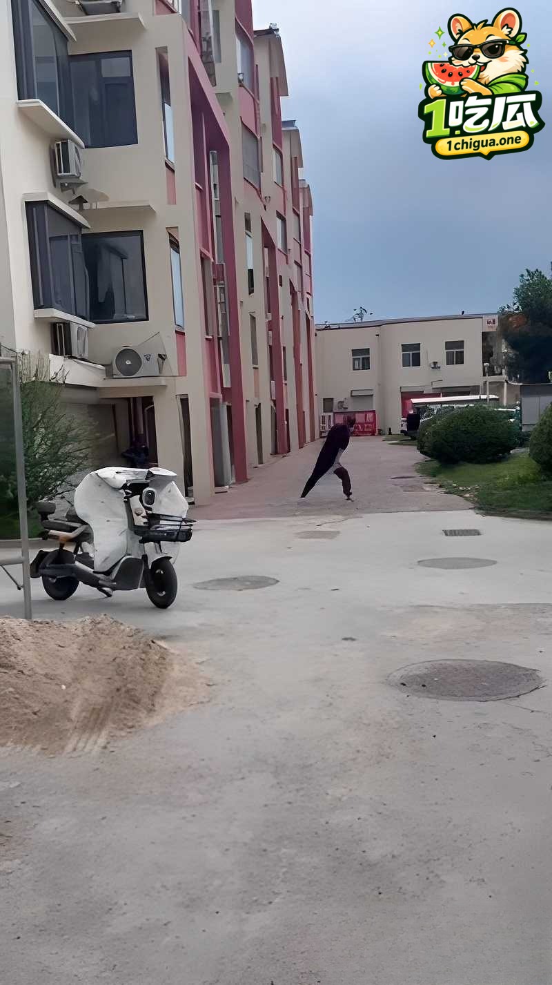 现场群殴与持刀升级
