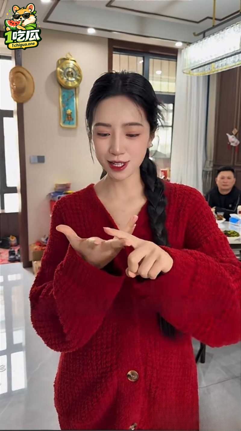 抖音2000万粉女网红 麦小登 与品牌方偷情人设坍塌 大量露骨聊天记录被曝出
