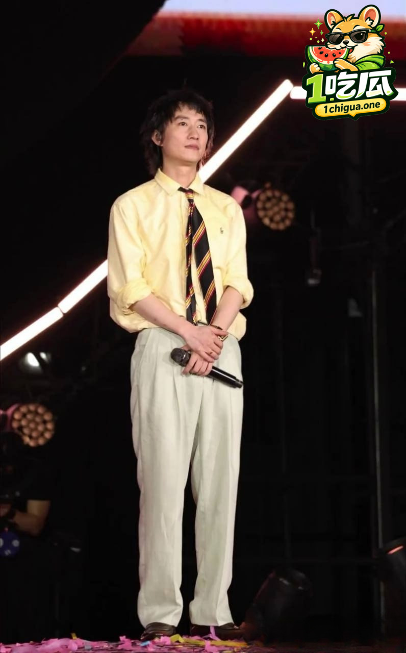 回春丹主唱 刘西蒙 婚内睡粉实锤 一边秀妻女一边多线操作 聊天记录曝光令人咋舌