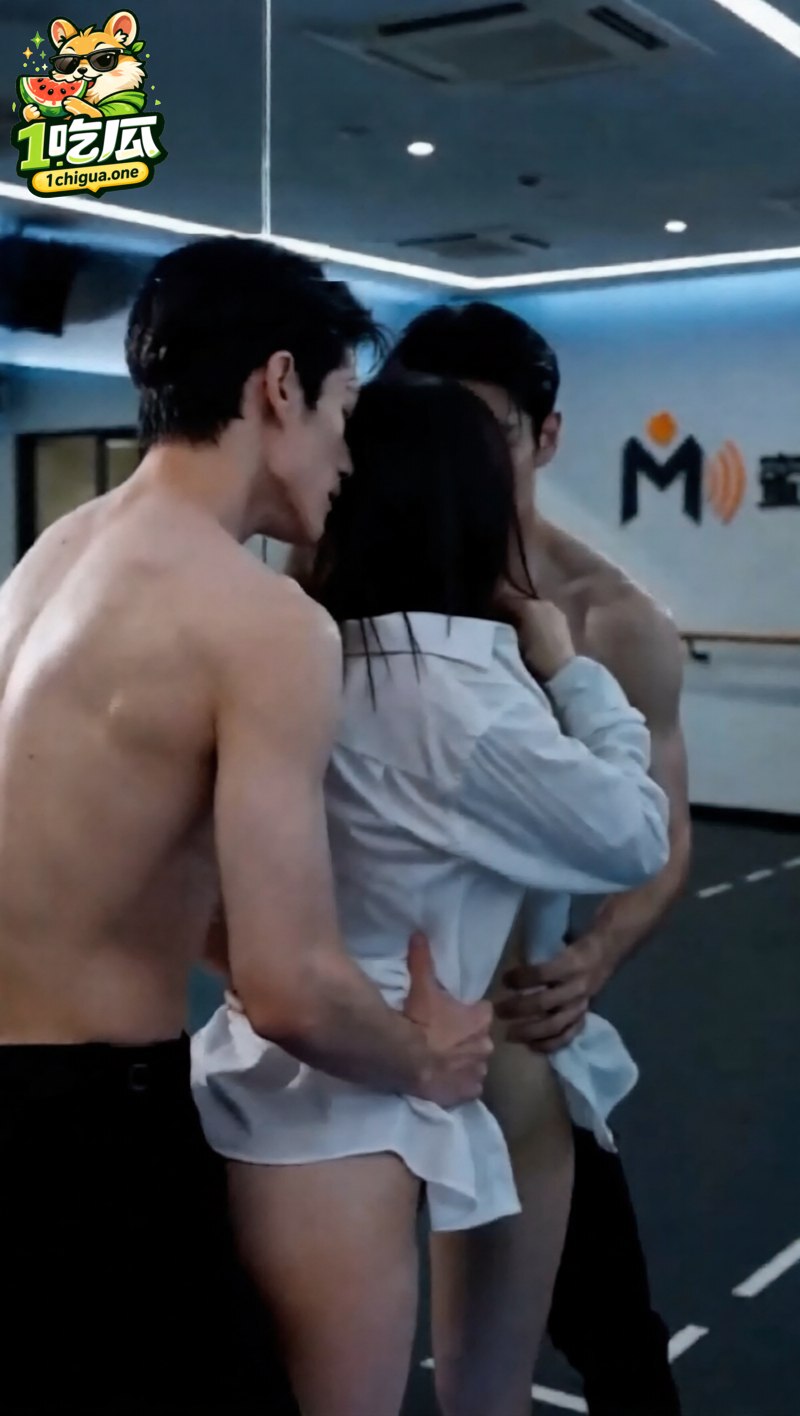 AI成人短剧 顶流三小只的禁忌偏爱 女助理入职顶级男团 轮流交合成为团宠