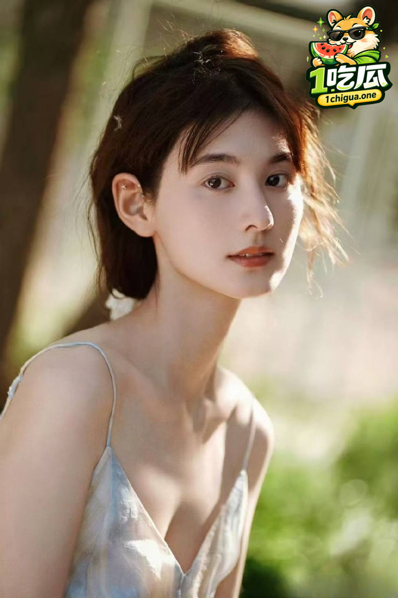 女艺人 韩沛颖 直播怒曝 刘浩存 上位史 早年为成名陪睡张艺谋 调教视频流出瞬间震惊全网