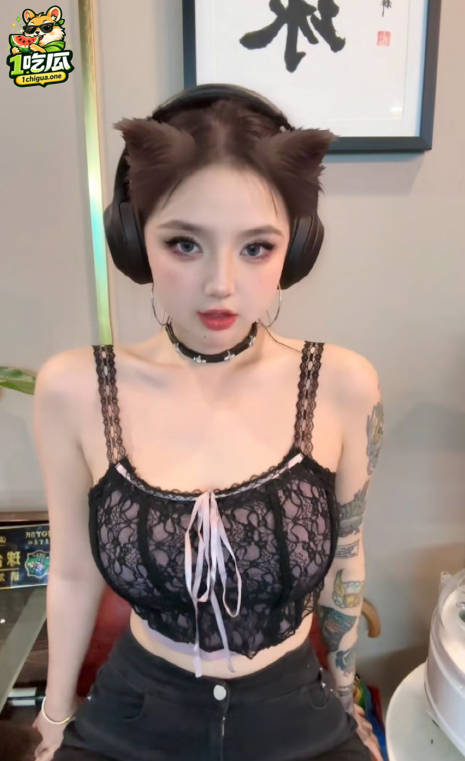 抖音63万粉甜妹 Meena成美男 被开盒扒出下海视频 大量不雅视频手臂纹身实锤