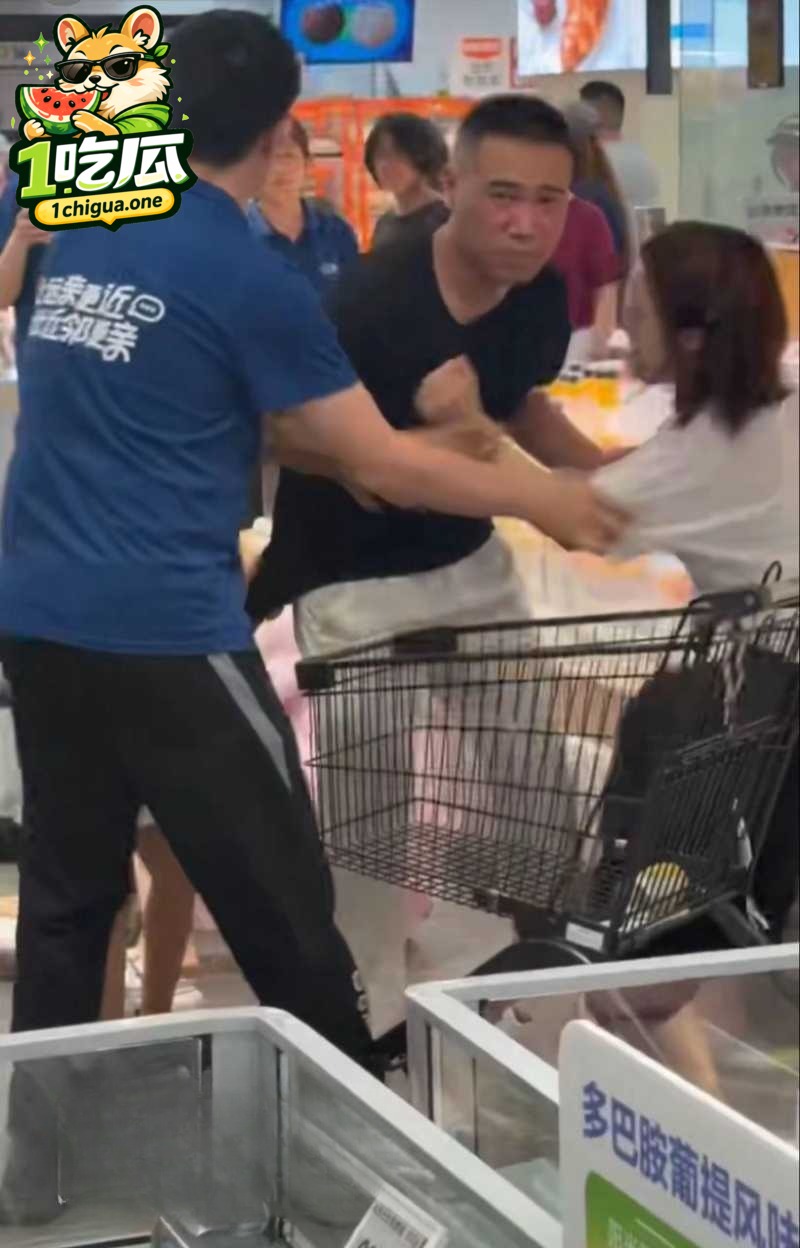 东阳盒马原配抓小三现场曝光 1分29秒原视频流出 冲突激烈被抖音快速下架