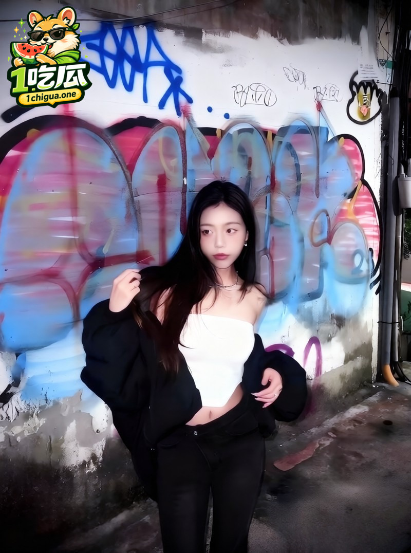中山大学大二学姐 若瑶 前任自拍流出 高颜值美女羞答答躲镜头