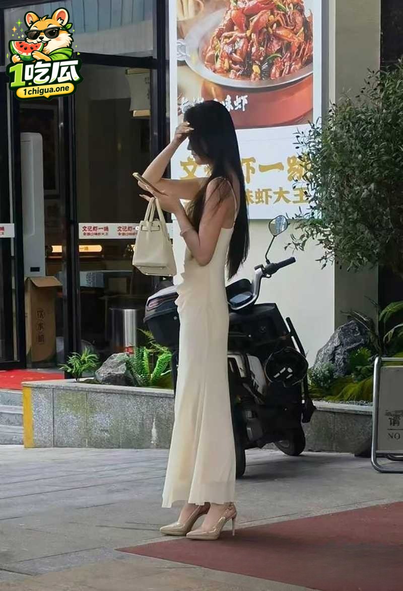 河南绝美小三被原配暴打 羞愧难当竟投河自尽 原配也上吊轻生 比谁惨呢