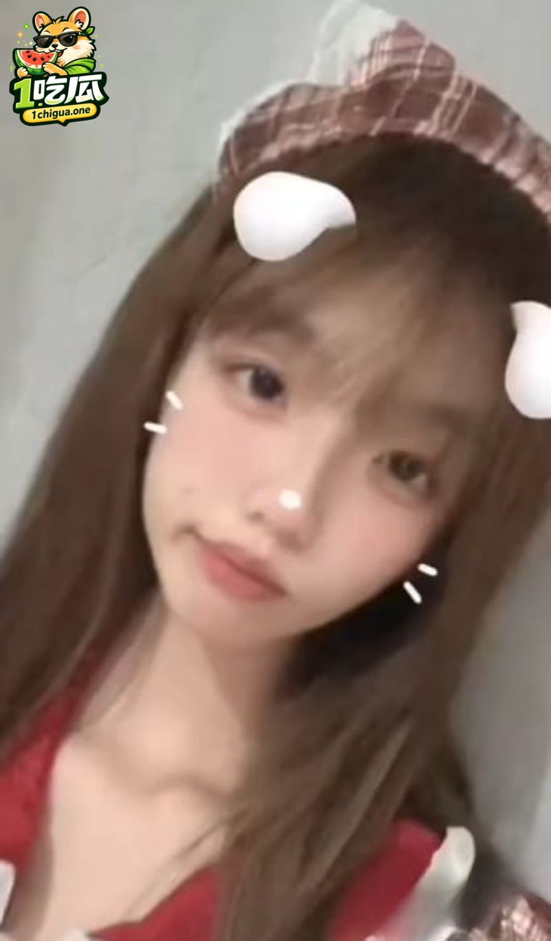 极品女大 张倩欣 的淫乱日常 吃鸡巴抠逼被操到喷水